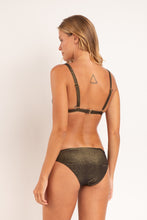 Carregar imagem no visualizador da galeria, Model Back: Rio De Sol Soutien Top Radiante-Black Alba
