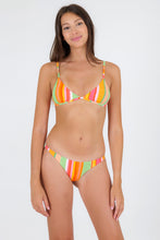 Carregar imagem no visualizador da galeria, Model Front: Rio De Sol Set Set Utah Tri-Fixo Leblon
