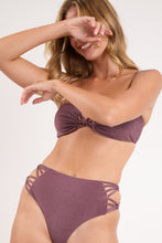Carregar imagem no visualizador da galeria, Image 07: Rio De Sol Set Set Malibu-Ebano Bandeau-Iris Highwaist-Spin-Iris

