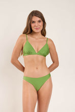 Carregar imagem no visualizador da galeria, Model Front: Rio De Sol Soutien Top Shimmer-Botanica Tri-Fixo
