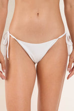 Carregar imagem no visualizador da galeria, Gallery: Rio De Sol Calcinha Bottom Sand-White Lacinho
