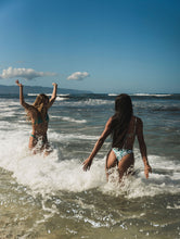 Carregar imagem no visualizador da galeria, Image 07: Wednesday In Hawaii By Rio De Sol Soutien Top Valley Kauai
