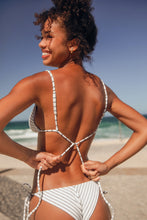 Carregar imagem no visualizador da galeria, Image 11: Rio De Sol Set Set Linea-White Lia Cheeky-Tie
