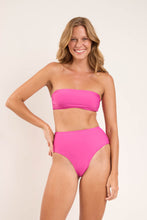 Carregar imagem no visualizador da galeria, Model Front: Rio De Sol Calcinha Bottom Fluity-Amor Hotpants
