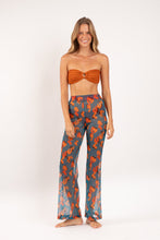 Carregar imagem no visualizador da galeria, Model Front: Rio De Sol Calça De Praia Luma Pants Lana

