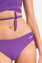 Carregar imagem no visualizador da galeria, Image 11: Rio De Sol Calcinha Bottom Amuleto Madrid
