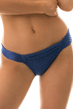 Carregar imagem no visualizador da galeria, Gallery: Rio De Sol Calcinha Bottom Kiwanda Denim Band Comfort
