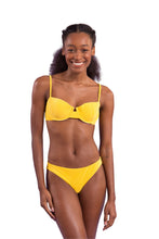 Carregar imagem no visualizador da galeria, Model Front: Rio De Sol Calcinha Bottom Malibu-Yellow Essential-Comfy
