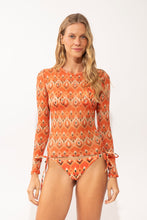 Carregar imagem no visualizador da galeria, Model Front: Rio De Sol Top De Praia Maracai Top Harper Long

