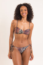 Carregar imagem no visualizador da galeria, Model Front: Rio De Sol Soutien Top Cobra Twist
