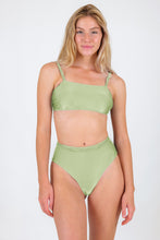 Carregar imagem no visualizador da galeria, Model Front: Rio De Sol Soutien Top Oliva Bandeau-Reto
