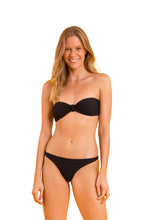 Carregar imagem no visualizador da galeria, Model Front: Rio De Sol Set Set Bora-Black Bandeau-Joy Leblon
