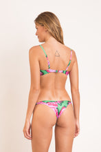 Carregar imagem no visualizador da galeria, Model Back: Rio De Sol Set Set Parrots Bandeau-Crispy Cheeky-Crispy
