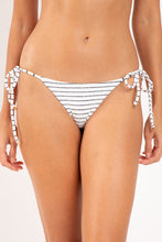 Carregar imagem no visualizador da galeria, Gallery: Rio De Sol Calcinha Bottom Linea-White Cheeky-Tie
