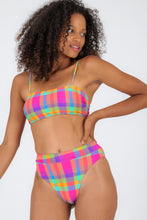 Carregar imagem no visualizador da galeria, Gallery: Rio De Sol Set Set Tulip-Garden Bandeau-Reto Hotpant-Cos
