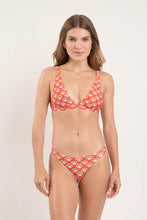 Carregar imagem no visualizador da galeria, Model Front: Rio De Sol Soutien Top Floral-Scales Alba
