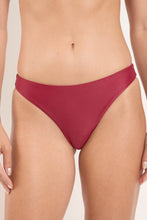 Carregar imagem no visualizador da galeria, Gallery: Rio De Sol Calcinha Bottom Touch-Carmim Essential-Comfy
