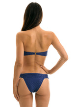 Carregar imagem no visualizador da galeria, Model Back: Rio De Sol Calcinha Bottom Kiwanda Denim Band Comfort

