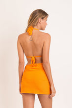 Carregar imagem no visualizador da galeria, Model Back: Rio De Sol Saia Dots-Mango Skirt-Knot
