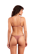 Carregar imagem no visualizador da galeria, Model Back: Rio De Sol Soutien Top Shimmer-Copper Tri-Fixo
