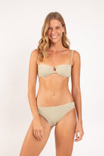 Carregar imagem no visualizador da galeria, Model Front: Rio De Sol Calcinha Bottom Brisa-Pistache Essential-Comfy
