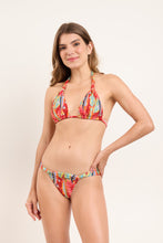 Carregar imagem no visualizador da galeria, Model Front: Rio De Sol Calcinha Bottom Sea-Bloom Mel-Comfy
