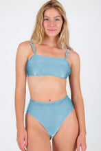 Carregar imagem no visualizador da galeria, Gallery: Rio De Sol Set Set Mirante Bandeau-Reto Hotpants
