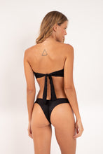 Carregar imagem no visualizador da galeria, Model Back: Rio De Sol Calcinha Bottom Shimmer-Black Nara
