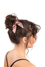 Carregar imagem no visualizador da galeria, Boho Scrunchie
