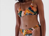 Carregar e reproduzir vídeo no visualizador da Galeria, Video: Rio De Sol Set Set El-Arco Bralette Essential-Comfy
