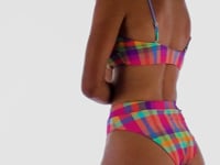 Carregar e reproduzir vídeo no visualizador da Galeria, Video: Rio De Sol Set Set Tulip-Garden Bandeau-Reto Hotpant-Cos
