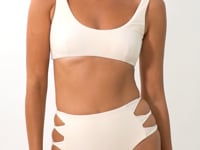 Carregar e reproduzir vídeo no visualizador da Galeria, Video: Rio De Sol Calcinha Bottom Malibu-Natural Highwaist-Spin
