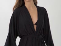 Carregar e reproduzir vídeo no visualizador da Galeria, Video: Rio De Sol Caftans / Saida De Praia Black Kimono

