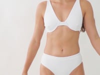 Carregar e reproduzir vídeo no visualizador da Galeria, Video: Rio De Sol Soutien Top Sand-White Chantal
