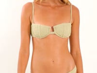 Carregar e reproduzir vídeo no visualizador da Galeria, Video: Rio De Sol Calcinha Bottom Brisa-Pistache Essential
