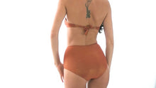 Carregar e reproduzir vídeo no visualizador da Galeria, Video: Rio De Sol Calcinha Calcinha Radiante Canela Hot Pant
