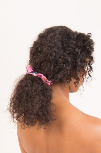 Model Front: Rio De Sol Xuxinha (Acessório De Cabelo) Amore-Pink Scrunchie