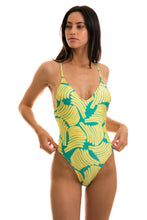 Carregar imagem no visualizador da galeria, Model Front: Rio De Sol Maiô Banana Yellow Hype
