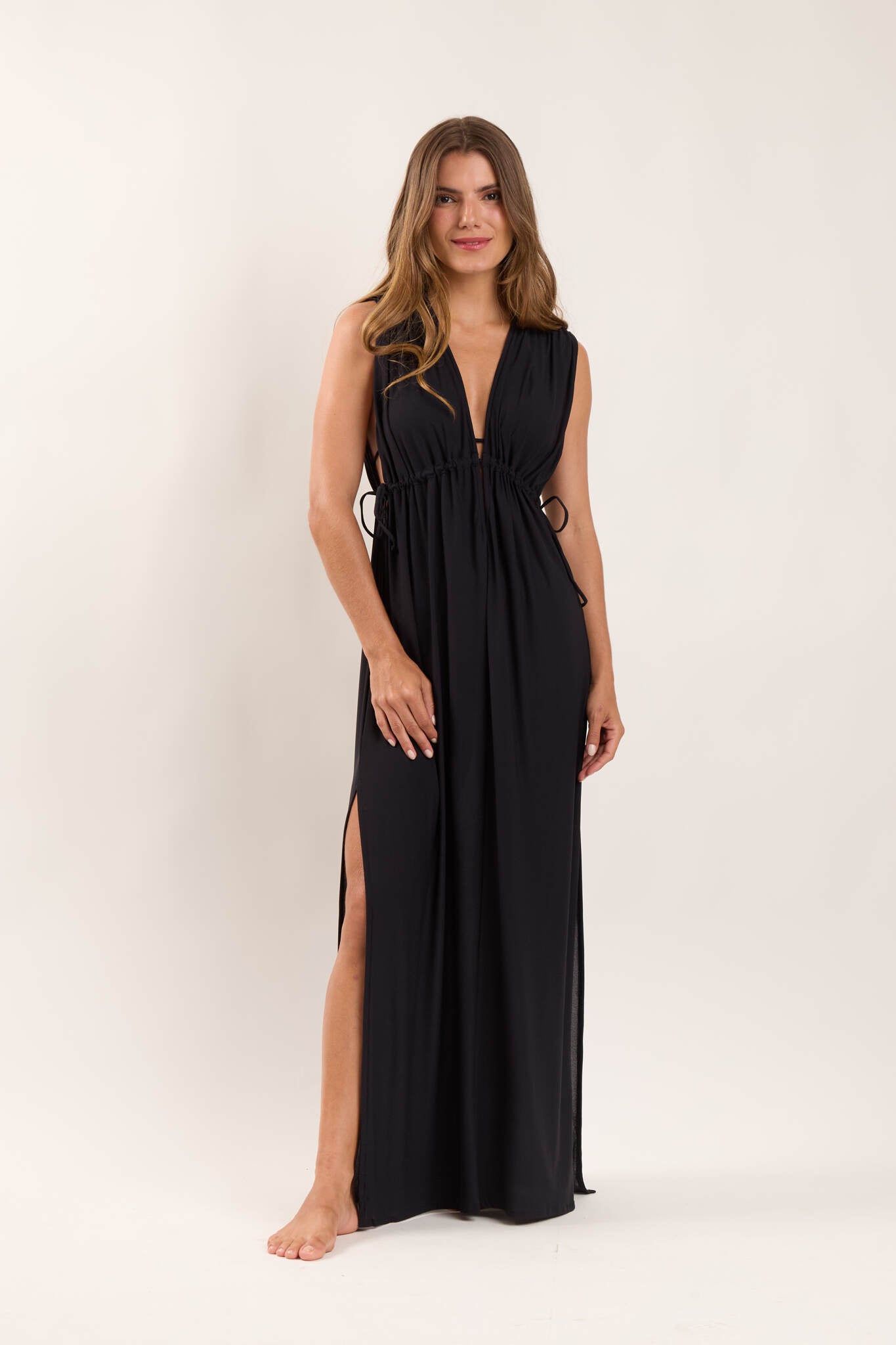 Model Front: Rio De Sol Vestido De Praia Black Long Dress Soleil