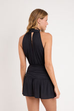 Carregar imagem no visualizador da galeria, Model Back: Rio De Sol Mini Dress Black Low Cut Dress
