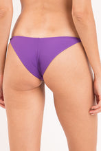 Carregar imagem no visualizador da galeria, Image 07: Rio De Sol Calcinha Bottom Amuleto Cheeky-Crispy
