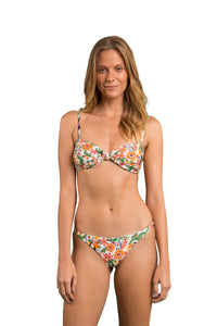 Model Front: Rio De Sol Calcinha Bottom Boho Leblon