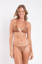 Carregar imagem no visualizador da galeria, Model Front: Rio De Sol Calcinha Bottom Bouquet Essential-Rev
