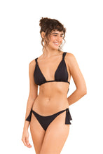 Carregar imagem no visualizador da galeria, Model Front: Rio De Sol Calcinha Bottom Dots-Black Italy
