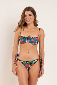 Model Front: Rio De Sol Calcinha Bottom Flair Gisele