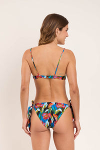 Model Back: Rio De Sol Calcinha Bottom Flair Gisele