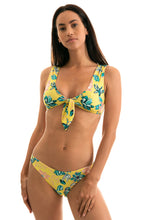 Carregar imagem no visualizador da galeria, Model Front: Rio De Sol Calcinha Bottom Florescer Highleg
