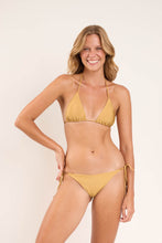 Carregar imagem no visualizador da galeria, Model Front: Rio De Sol Calcinha Bottom Fluity-Dourado Ibiza-Comfy

