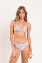 Carregar imagem no visualizador da galeria, Model Front: Rio De Sol Calcinha Bottom Glow Essential-Comfy
