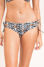 Carregar imagem no visualizador da galeria, Gallery: Rio De Sol Calcinha Bottom Ikat Madrid
